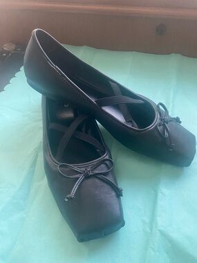 Mix No. 6 Black Square-Toe Ballet Flats with Bow